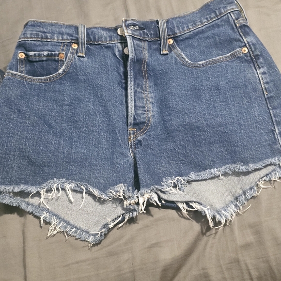 NWOT Levi Vintage 501 high waisted Cut Off jean shorts - Picture 2 of 6